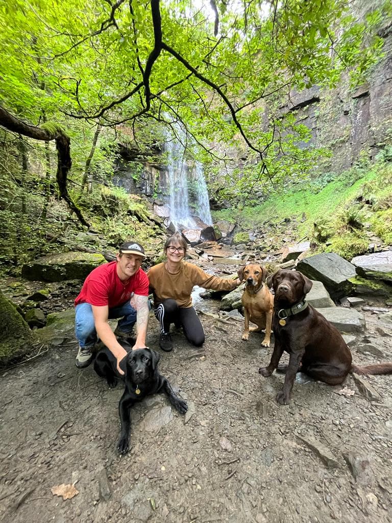 Genuine pet lovers & homesteaders eager to travel & share love with all kinds of pets everywhere!
